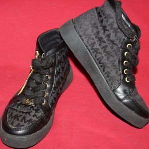 Micheal Kors Girls Gym Shoes